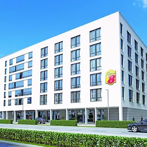 Super 8 By Wyndham West Múnich